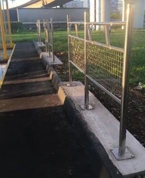 стойка для 4-х автомобильных ковриков на мойку самообслуживания